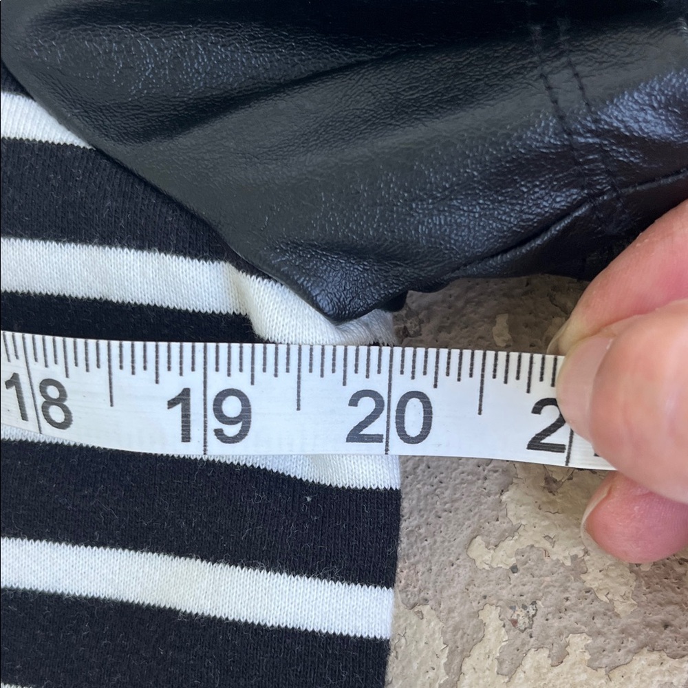 New Sanctuary Black and White Striped long blouse - Picture 14 of 16
